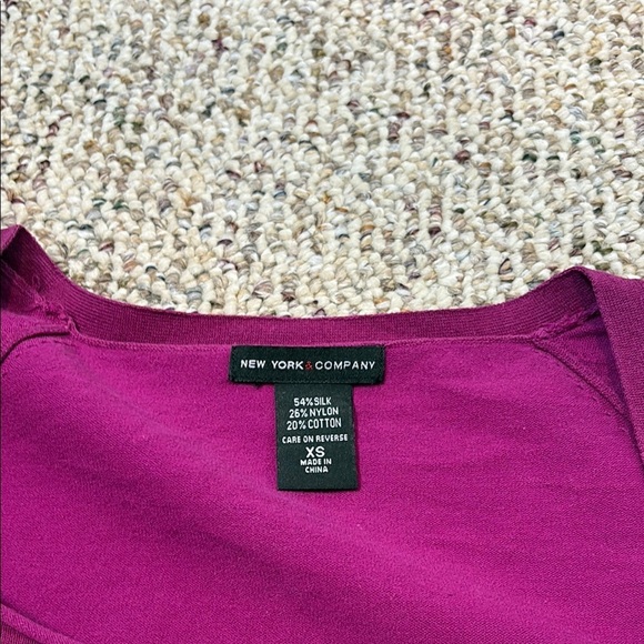 NY & Co Magenta 3/4 Sleeve Top With Square Neckline XS - Picture 4 of 8